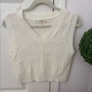 Dry Goods cute Women's Cream Sweater Vest